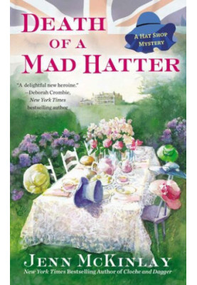Death of a Mad Hatter (Hat Shop Mystery 2)