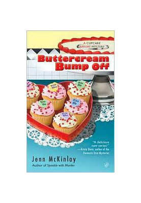 Buttercream Bump Off (Cupcake Bakery Mystery 2)