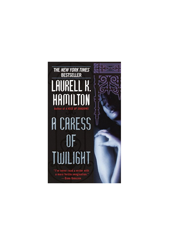 A Caress of Twilight (Meredith Gentry, 02)