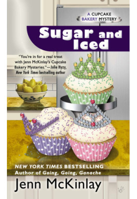 Sugar and Iced (Cupcake Bakery Mystery 6)