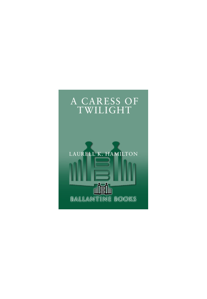 A Caress of Twilight (Meredith Gentry, 02)