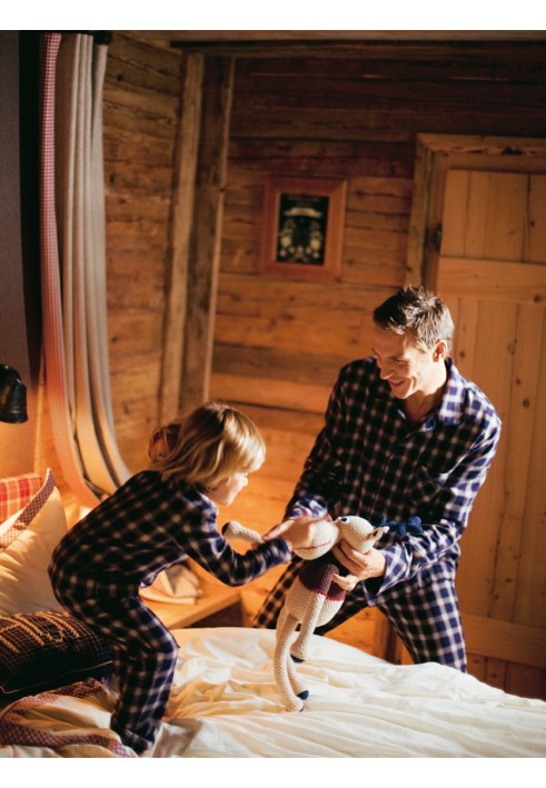 Pattern Flannel pajamas in a classic style (Burda 12/2010, pattern number 135)