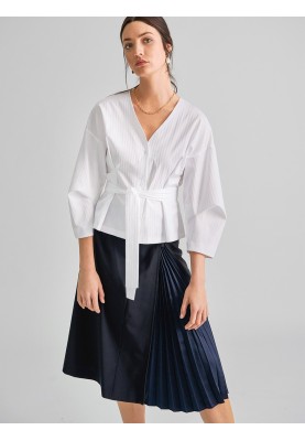 Pattern Blouse-shirt with voluminous sleeves (Burda 5/2020, pattern number 105 B)