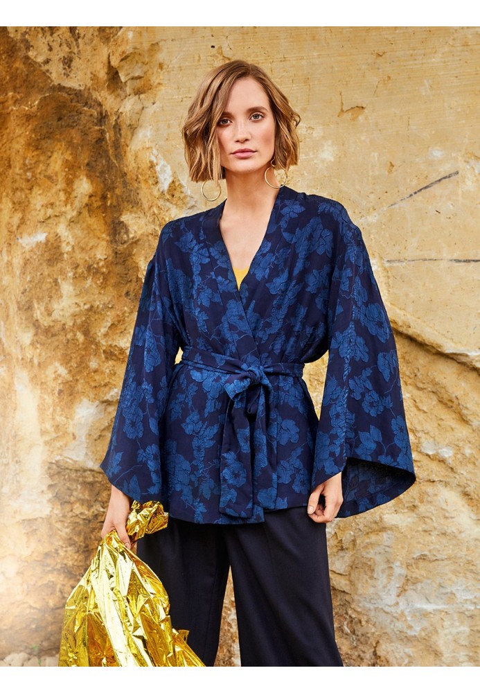 Kimono pattern with wide flared sleeves (Burda 12/2019, pattern number 110)