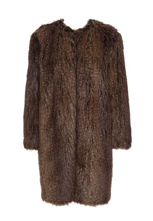 Pattern A coat of simple cut made of artificial fur (Burda 11/2011, pattern number 101)