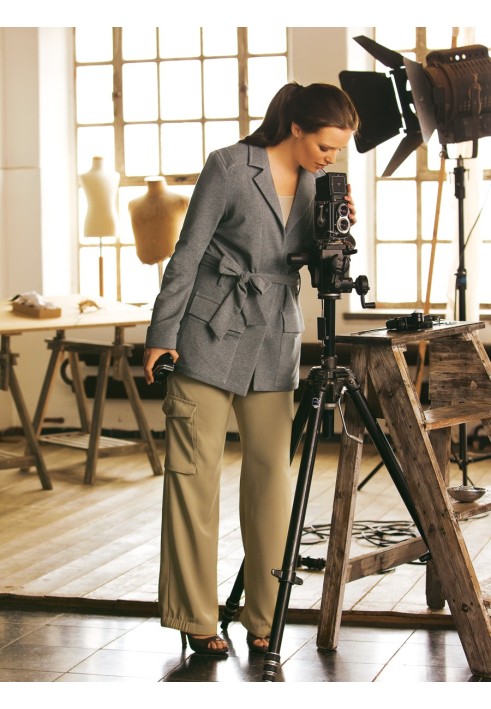 Pattern Straight-cut trousers with a wallet pocket (Burda 3/2011, pattern number 140)