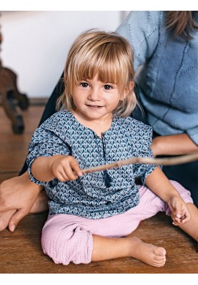 Pattern Blouse with solid cut sleeves and assemblies (Burda 2/2019, pattern number 128)