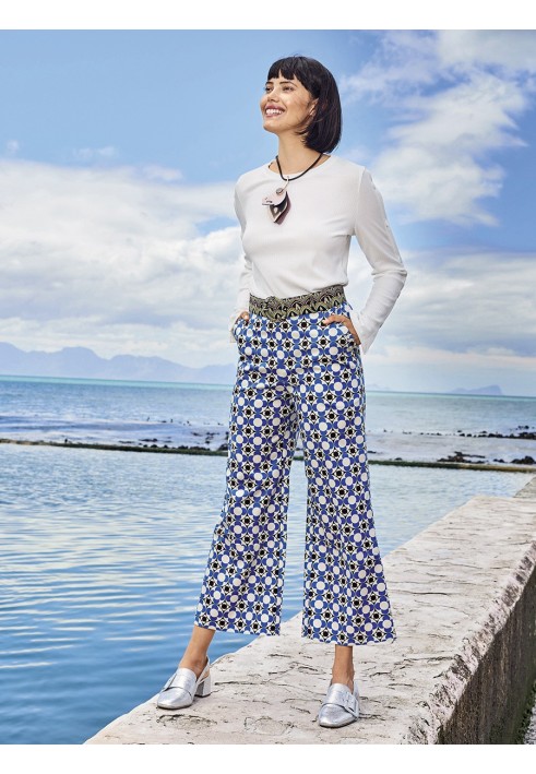 Pattern Pants 7/8 length flared cut (Burda 7/2018, pattern number 120 A)