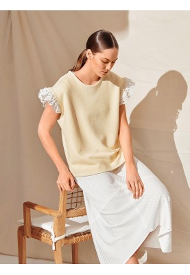 Pattern Knitted top with frills along the armholes (Burda 7/2020, pattern number 117)