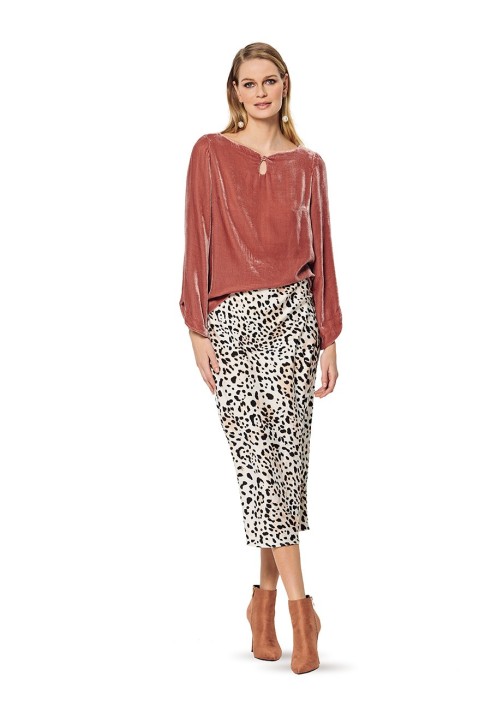 Pattern Blouse of straight cut with side slits (Burda 2/2020, pattern number 6159 B)