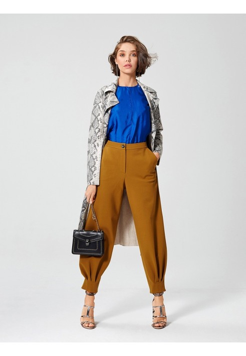 Pattern Sports-type knitted trousers (Burda 8/2019, pattern number 107)