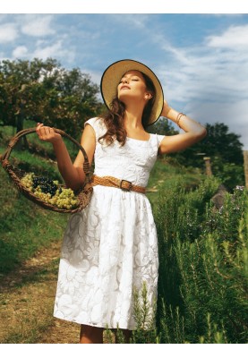 Pattern Summer dress with a lush skirt (Burda 2/2011, pattern number 101)