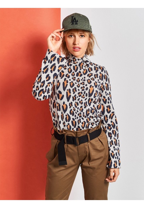 Pattern Pullover with a golf collar and flared sleeves (Burda 10/2018, pattern number 116)