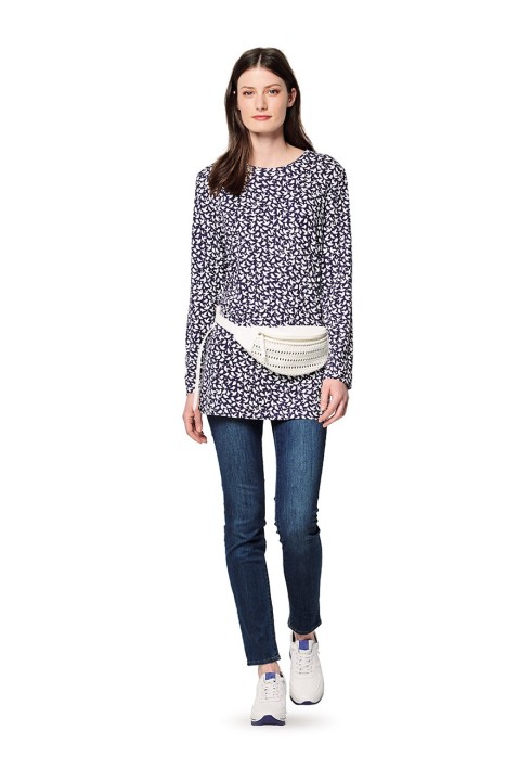 Pattern Simple cut pullover with pleats on the back (Burda 2/2020, pattern number 6171 A)