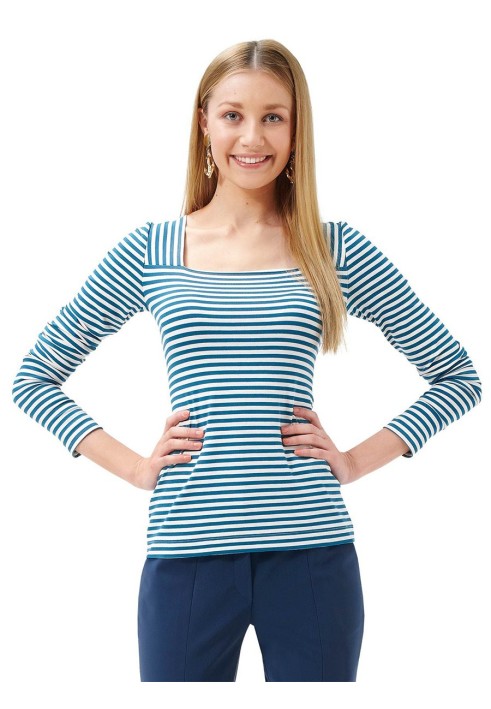 Pattern Pullover with a square neckline (Burda 2/2015, pattern number 6722 B)