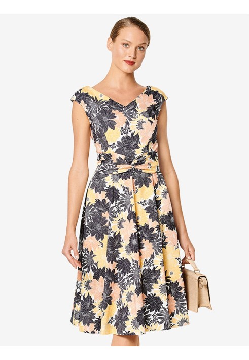 Pattern Sheath dress cut out with smell effect (Burda 1/2020, pattern number 6236 A)