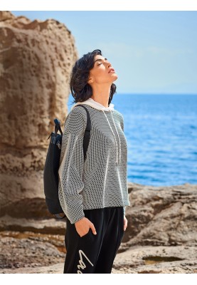 Pattern Spacious pullover with pleats on the sleeves (Burda 9/2018, pattern number 108)