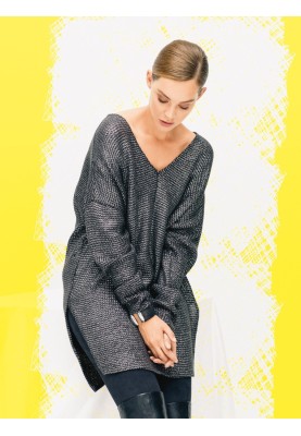 Pattern XXL V-neck pullover (Burda 12/2015, pattern number 118 A)