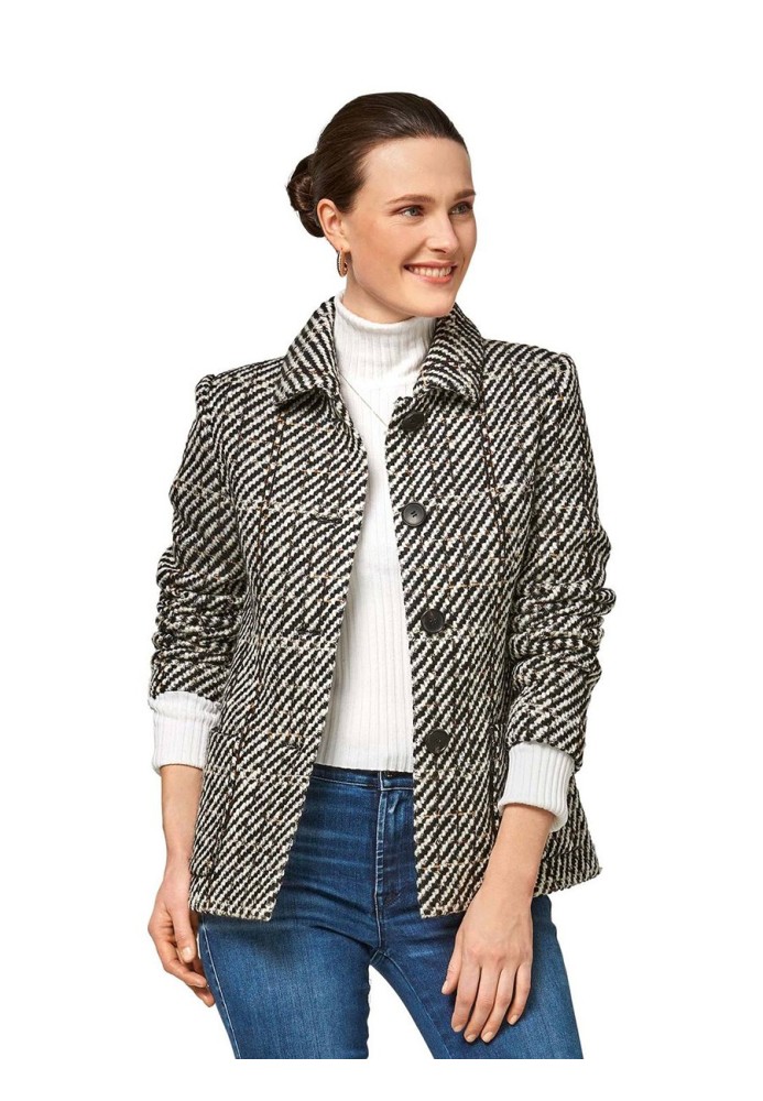 Pattern Single-breasted jacket of a fitted silhouette (Burda 2/2017, pattern number 6461 B)