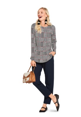 Pattern Simple cut pullover with long sleeves (Burda 2/2018, pattern number 6367 A)