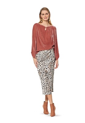 Pattern Blouse with a straight cut with a teardrop neckline (Burda 2/2020, pattern number 6159 A)