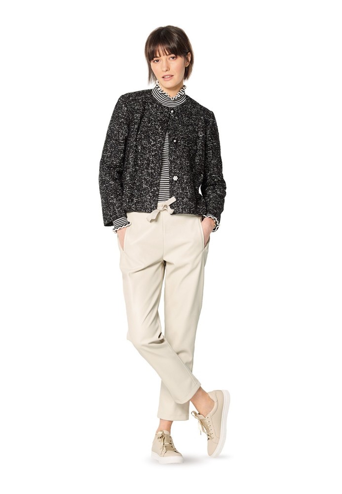 Pattern Short jacket with rounded yokes (Burda 2/2020, pattern number 6182 A)