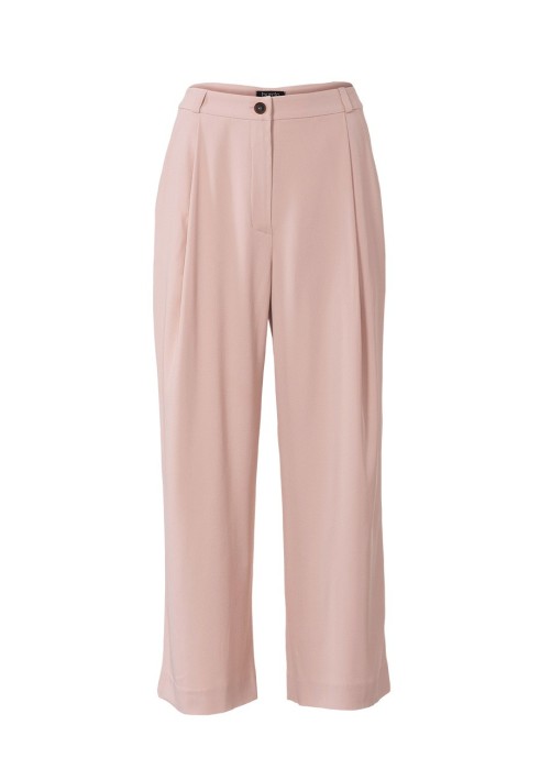 Pattern Pants of a classic cut with pleats at the waist (Burda 6/2019, pattern number 114)