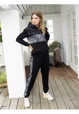 Pattern Sports cut knitted trousers (I love to sew 4/2019, pattern number 110)