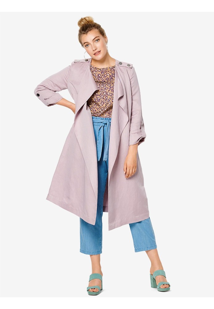 Pattern Trench coat of a free cut without a fastener (Burda 1/2020, pattern number 6213 A)