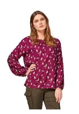 Pattern A spacious blouse with wide frills on the sleeves (Burda 2/2017, pattern number 6477 A)