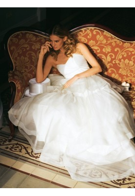 Pattern Long wedding dress with tiered skirt (Burda 3/2011, pattern number 101 B)