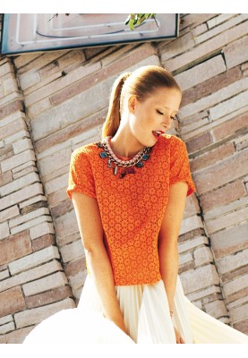 Pattern Blouse with short sleeves with fastening on the back (Burda 5/2012, pattern no. 131)