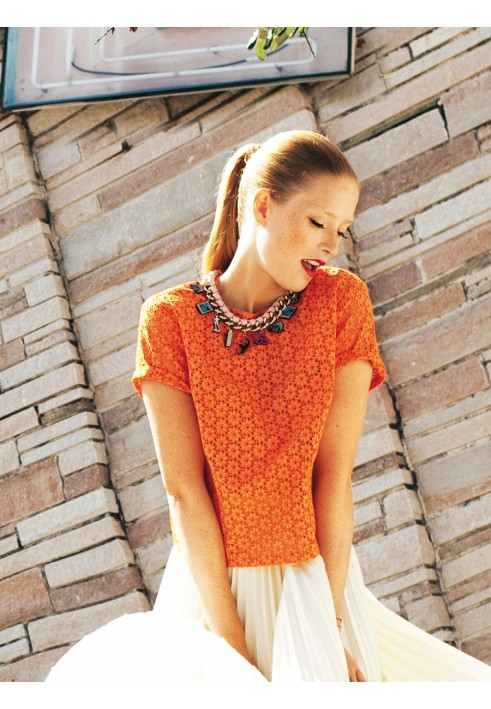 Pattern Blouse with short sleeves with fastening on the back (Burda 5/2012, pattern no. 131)