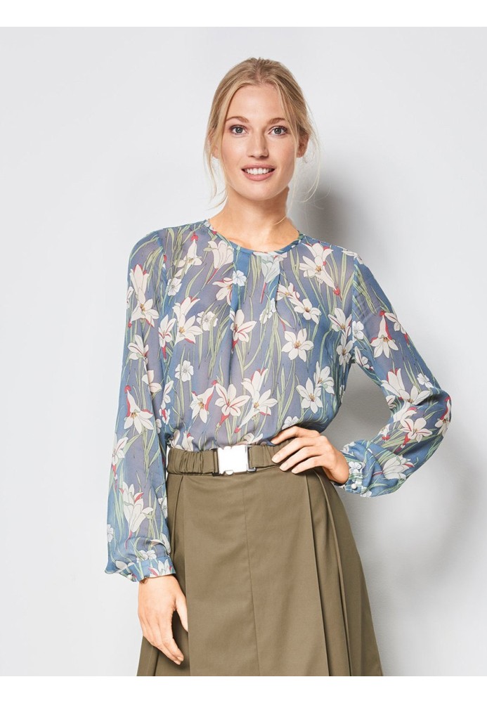 Pattern Blouse with pleats at the neck (Burda 1/2018, pattern number 6434 B)