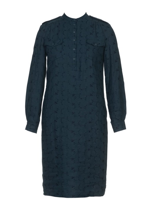 Pattern Dress-shirt made of embroidered linen fabric (Burda 5/2011, pattern number 131 A)