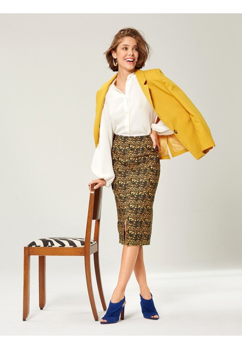 Pattern Pencil skirt with a slit in the front (Burda 8/2019, pattern number 111 A)