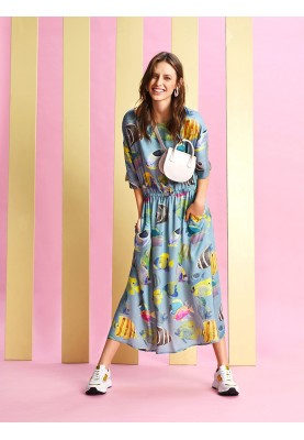 Pattern Dress of a simple cut with a drawstring at the waist (Burda 5/2019, pattern number 105)