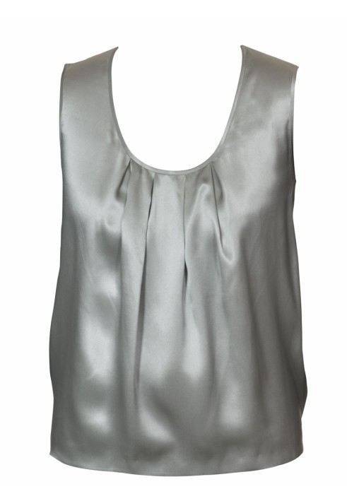 Pattern Top satin with folds near the neck (Burda 8/2010, pattern number 141)