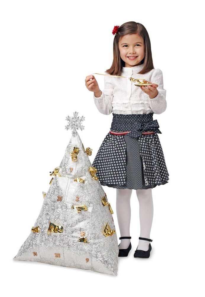 Pattern Christmas tree with decorations (Burda 2/2015, pattern number 6755 ABC)