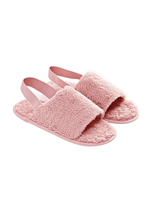 Pattern House fur slippers (Burda 1/2023, pattern number 136)